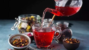 5 Ancient Teas for Natural Period Pain Relief