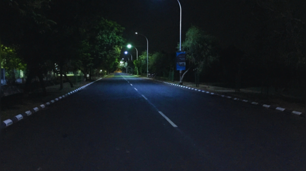 A deserted road in Delhi Cantonment at twilight