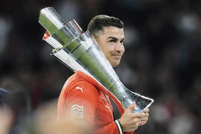 Cristiano Ronaldo re-signs with Al Nassr