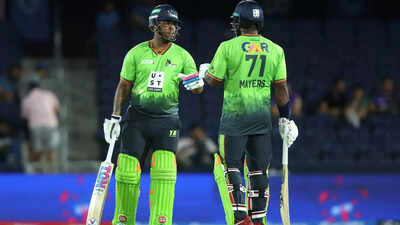 Hetmyer celebrated by Mayers after reaching fifty