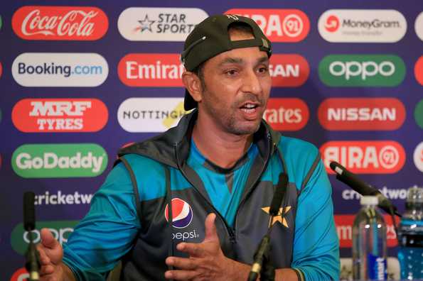 Azhar Mahmood during a coaching session.