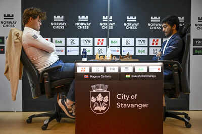 Magnus Carlsen and D. Gukesh during Norway Chess 2025