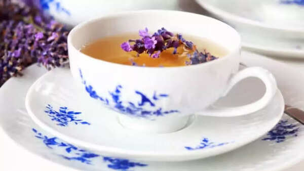 Aromatic lavender tea